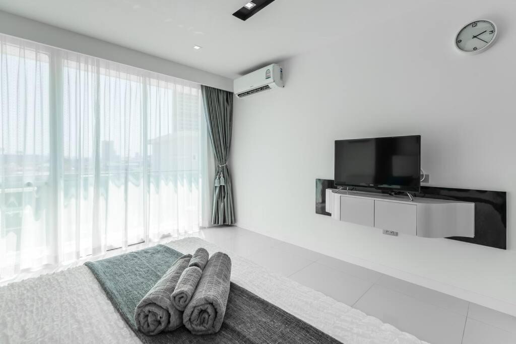 New In Downtown Apartment *