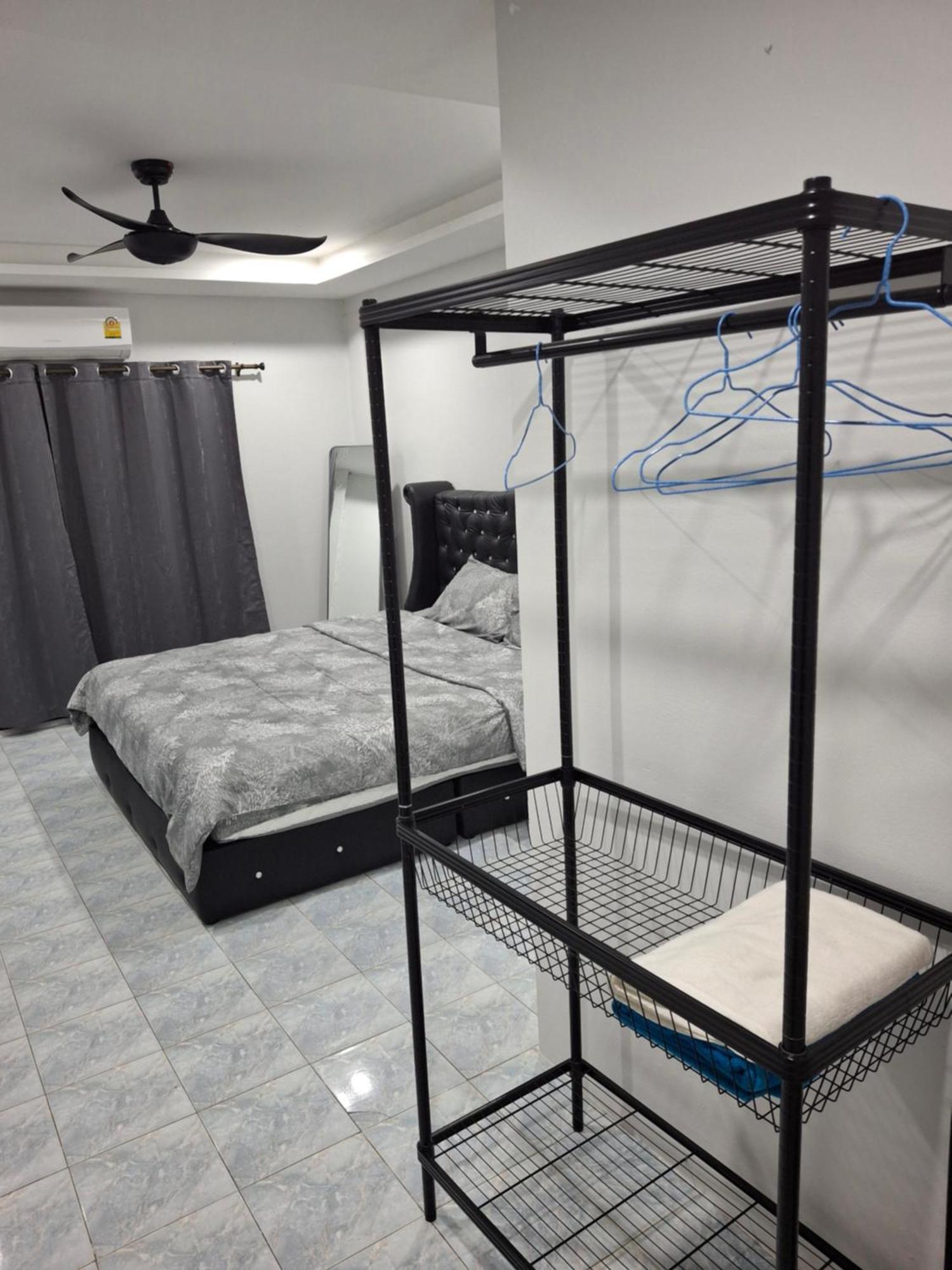 Traveller's Rest Sports Bar 3*