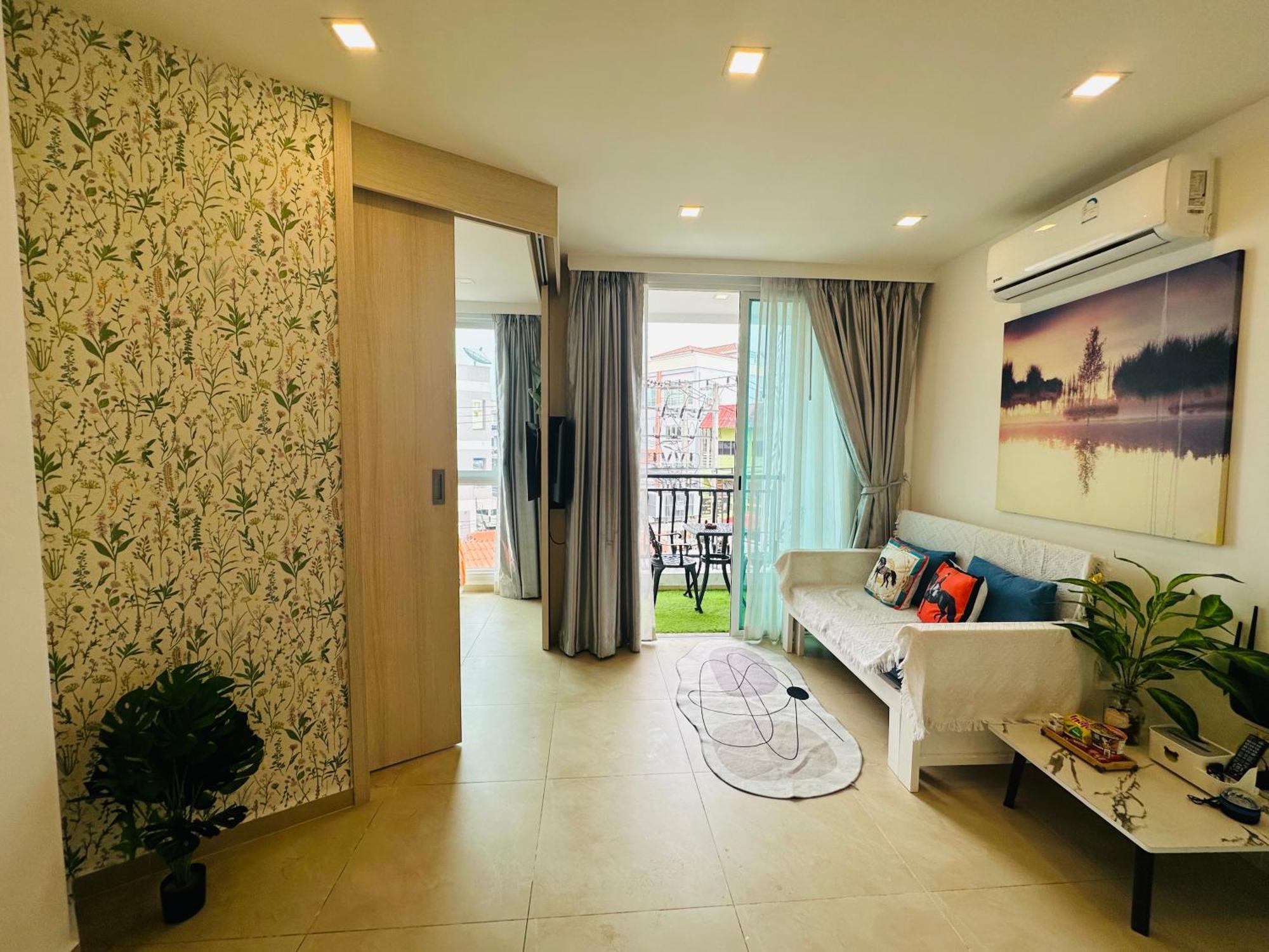 Center Luxurious Garden 2 Apartment *