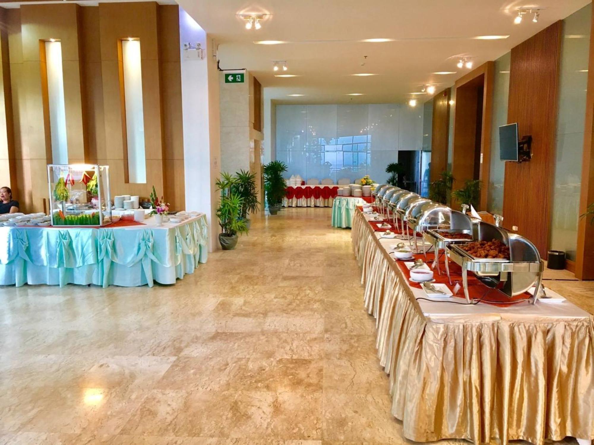 Welcome World Beachfront Pattaya