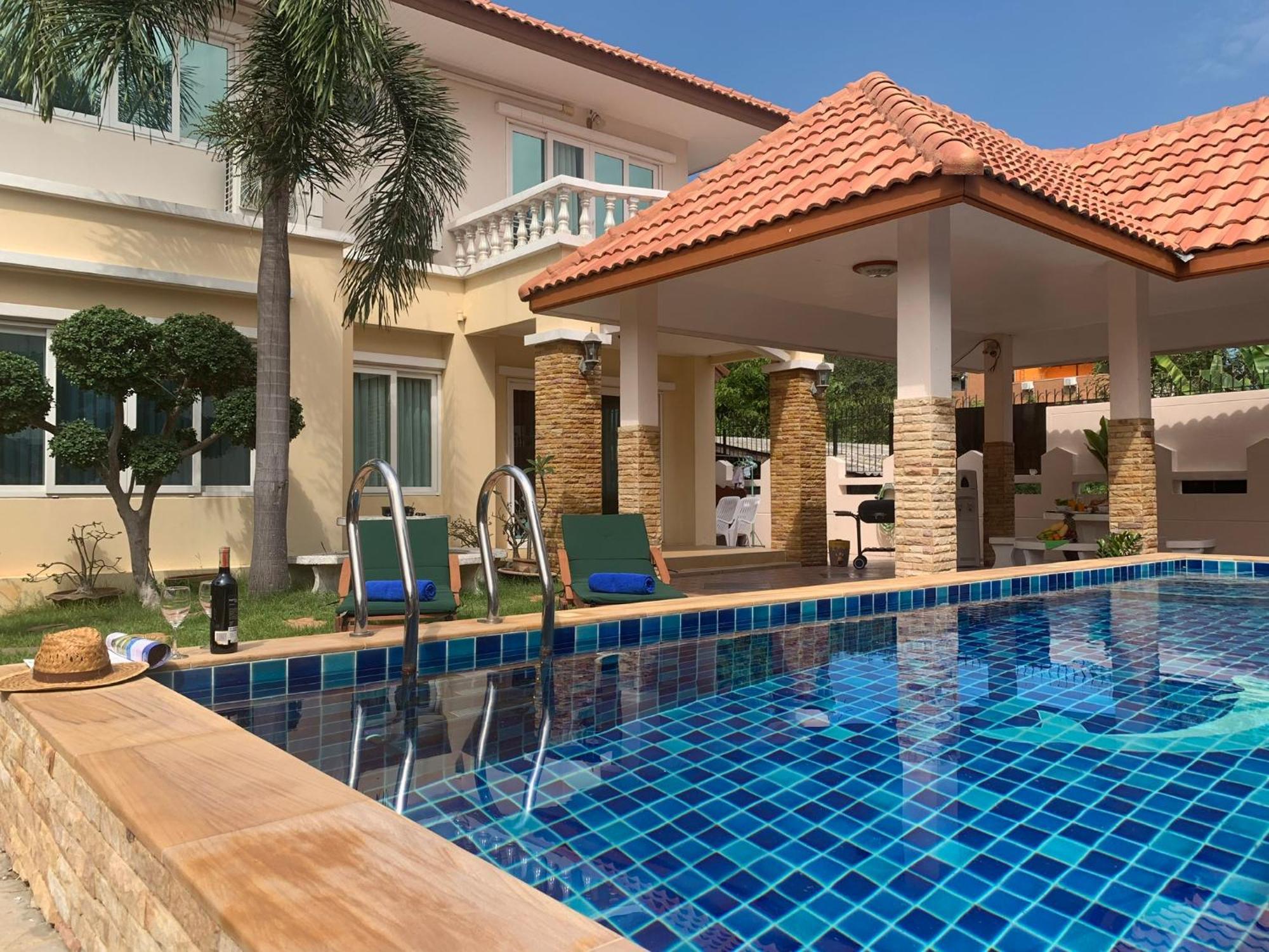Yoch Pool *