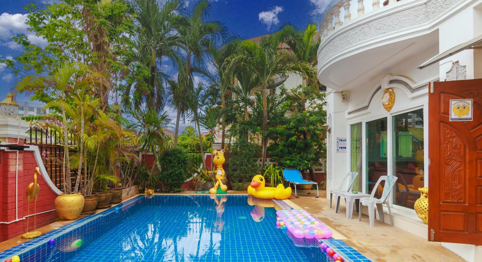 Villa R Near Walking Street Electricity Included Pattaya
