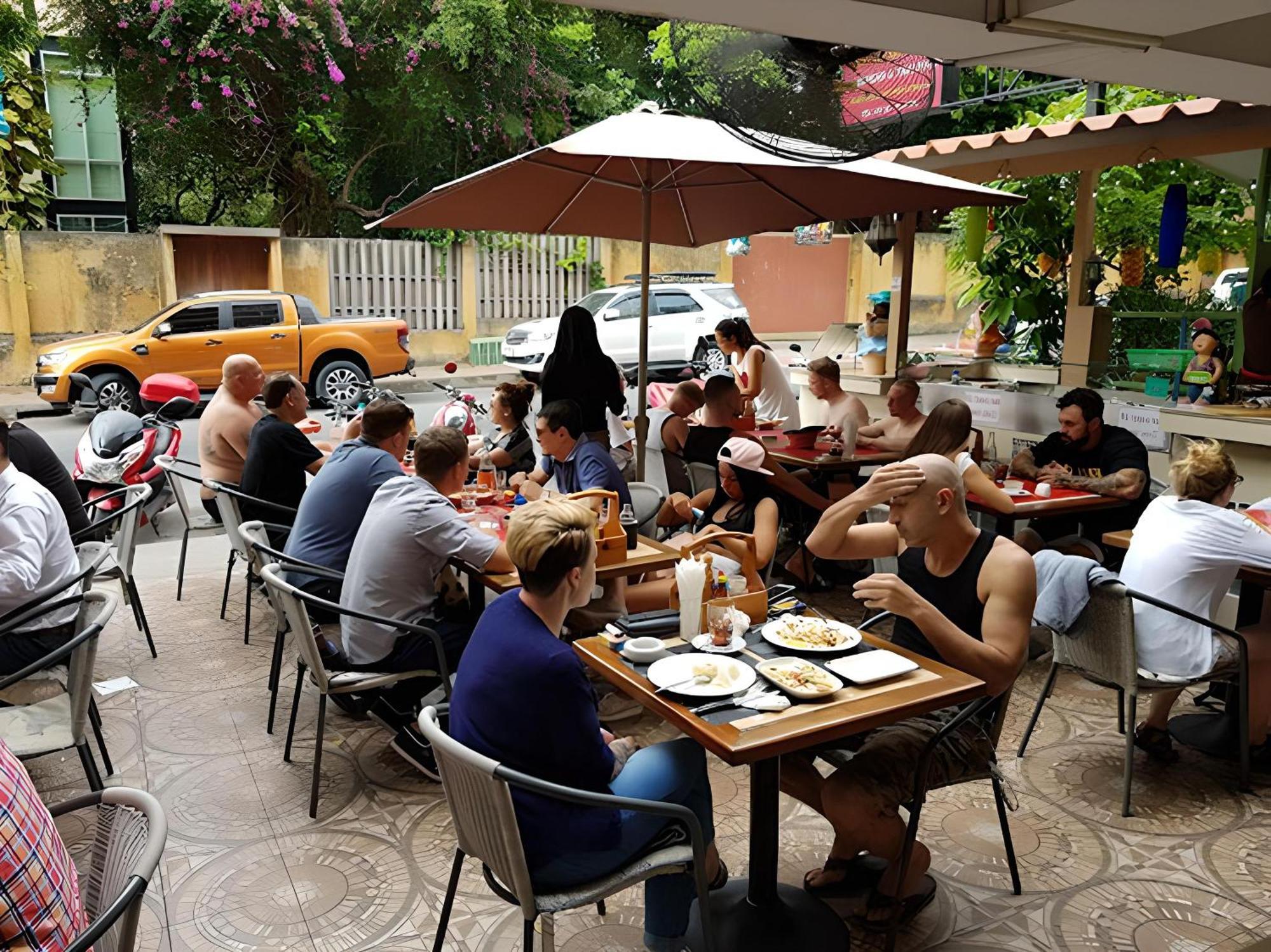 Aparthotel Patamnak Beach Pattaya