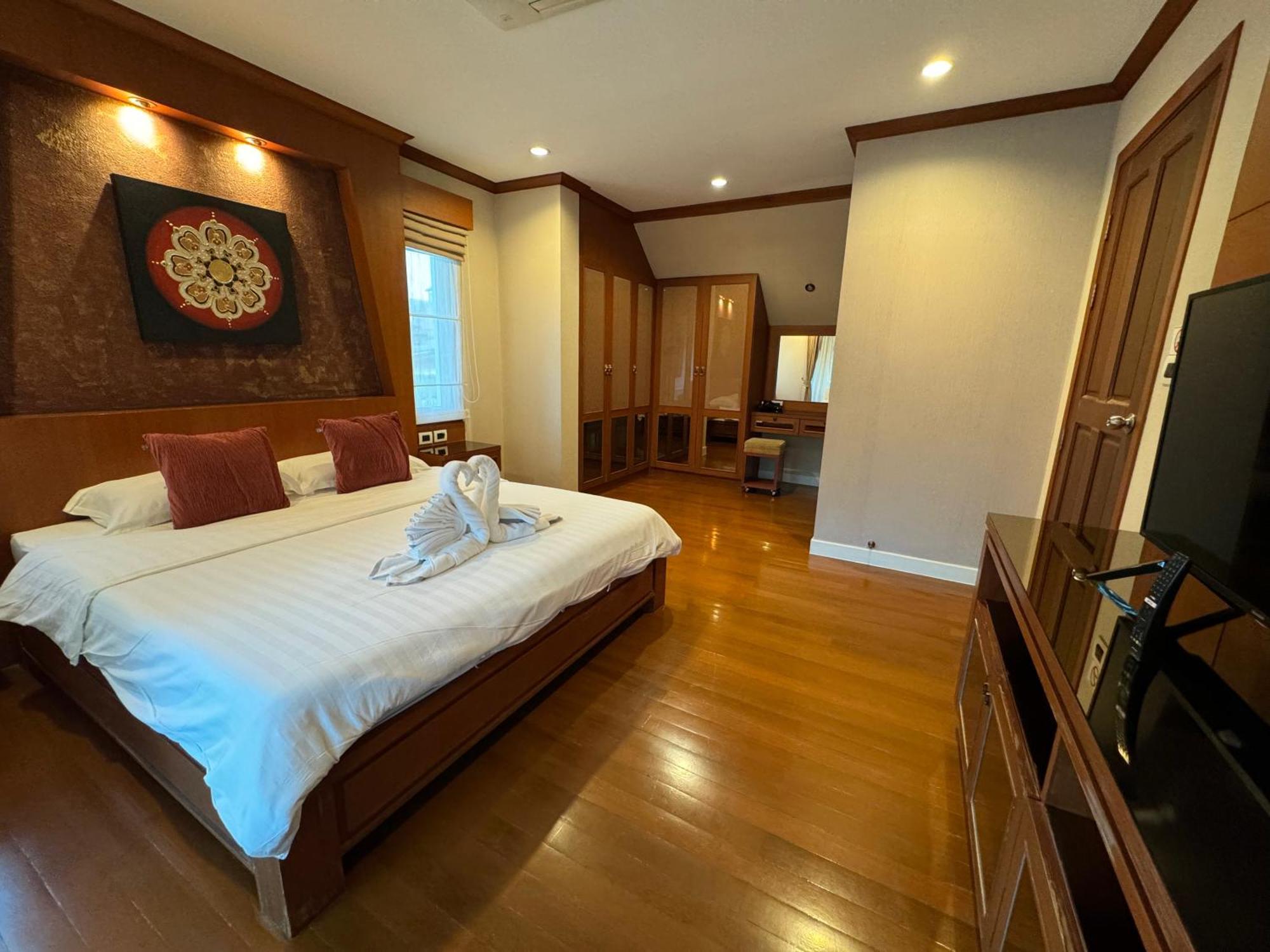 Vila Hollywood Pool Center Pattaya
