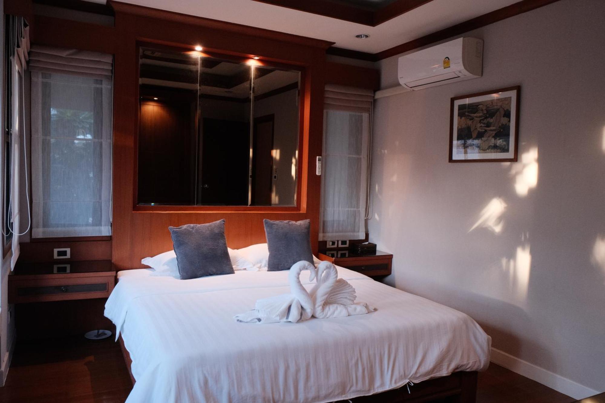Vila Hollywood Pool Center Pattaya