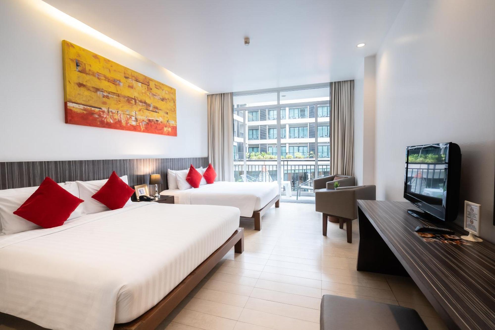 J Hotel