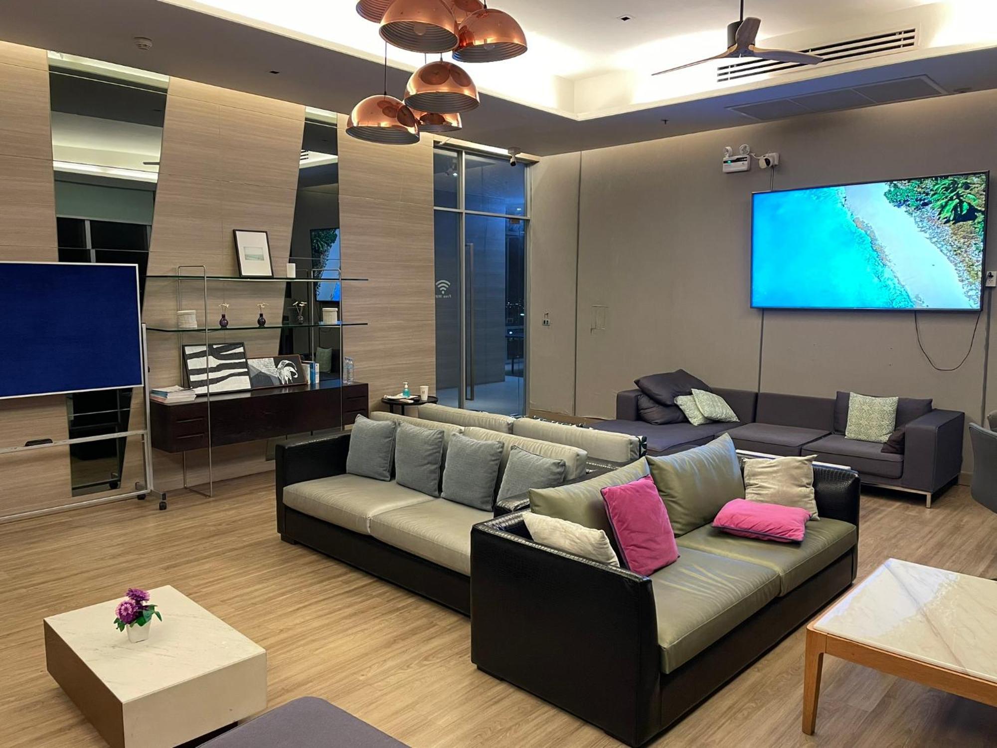Near & Soi6 - Amazing View Apartment *