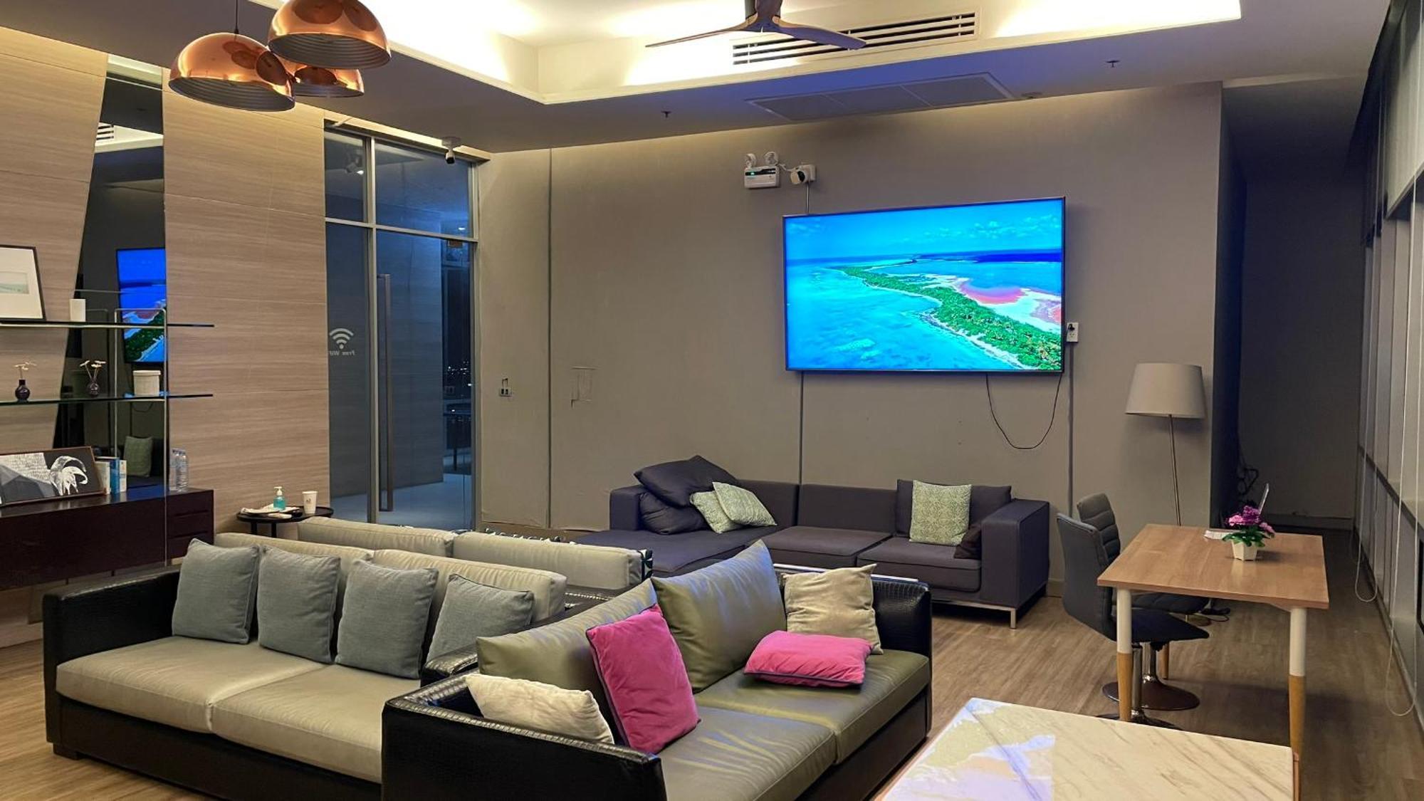 Near & Soi6 - Amazing View Apartment *