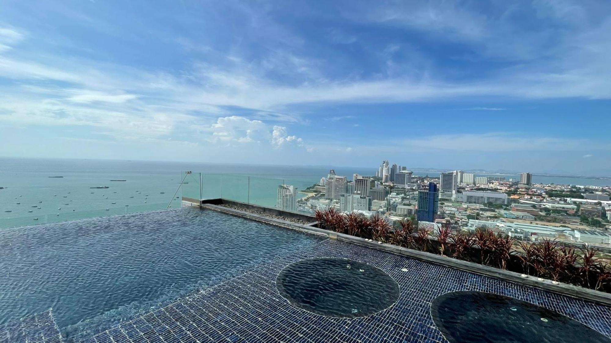 Near & Soi6 - Amazing View Apartment
