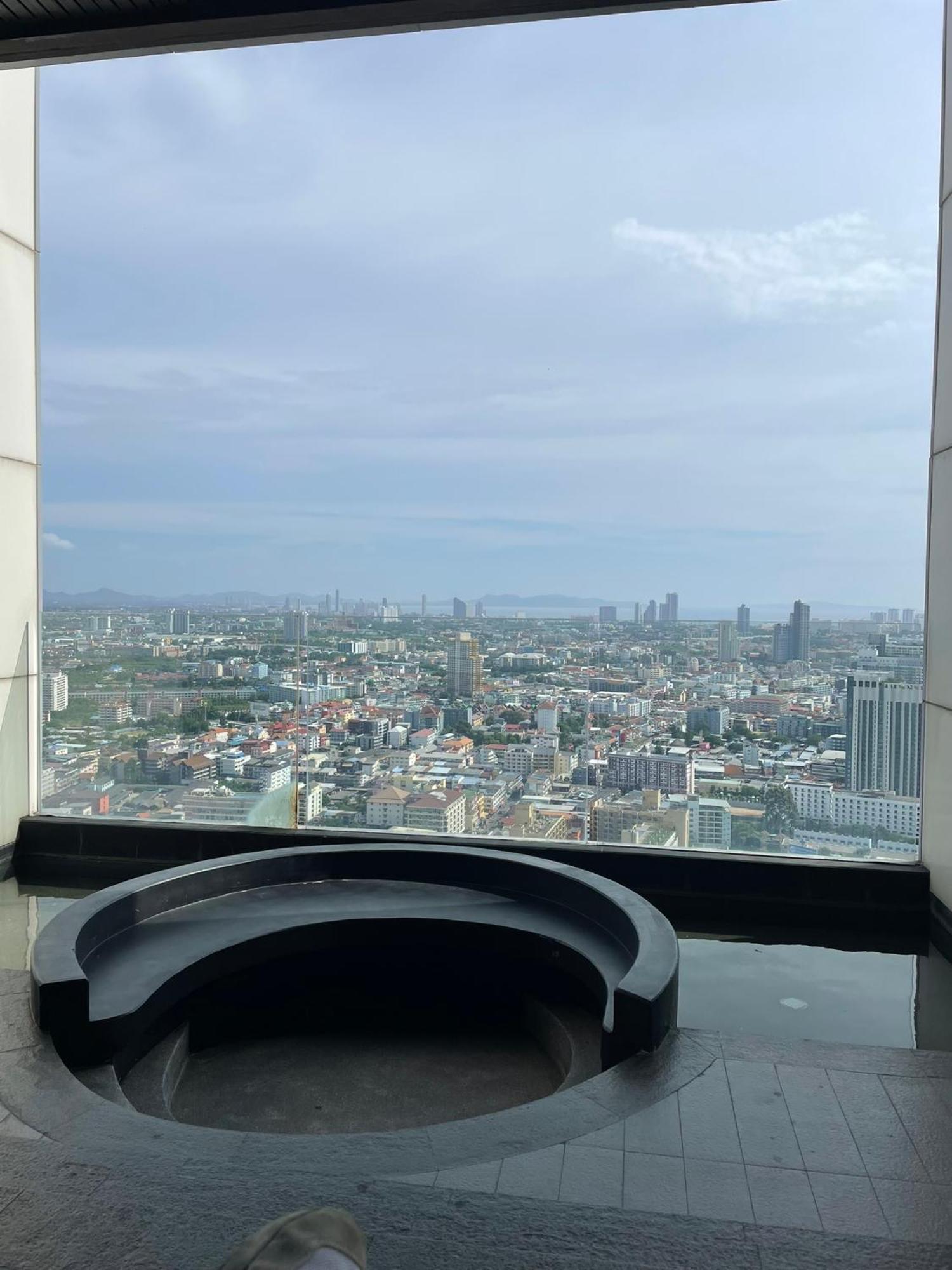 Near & Soi6 - Amazing View Apartment