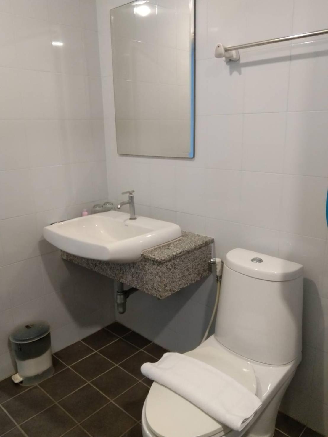 - Pool & Comfort Near 3*