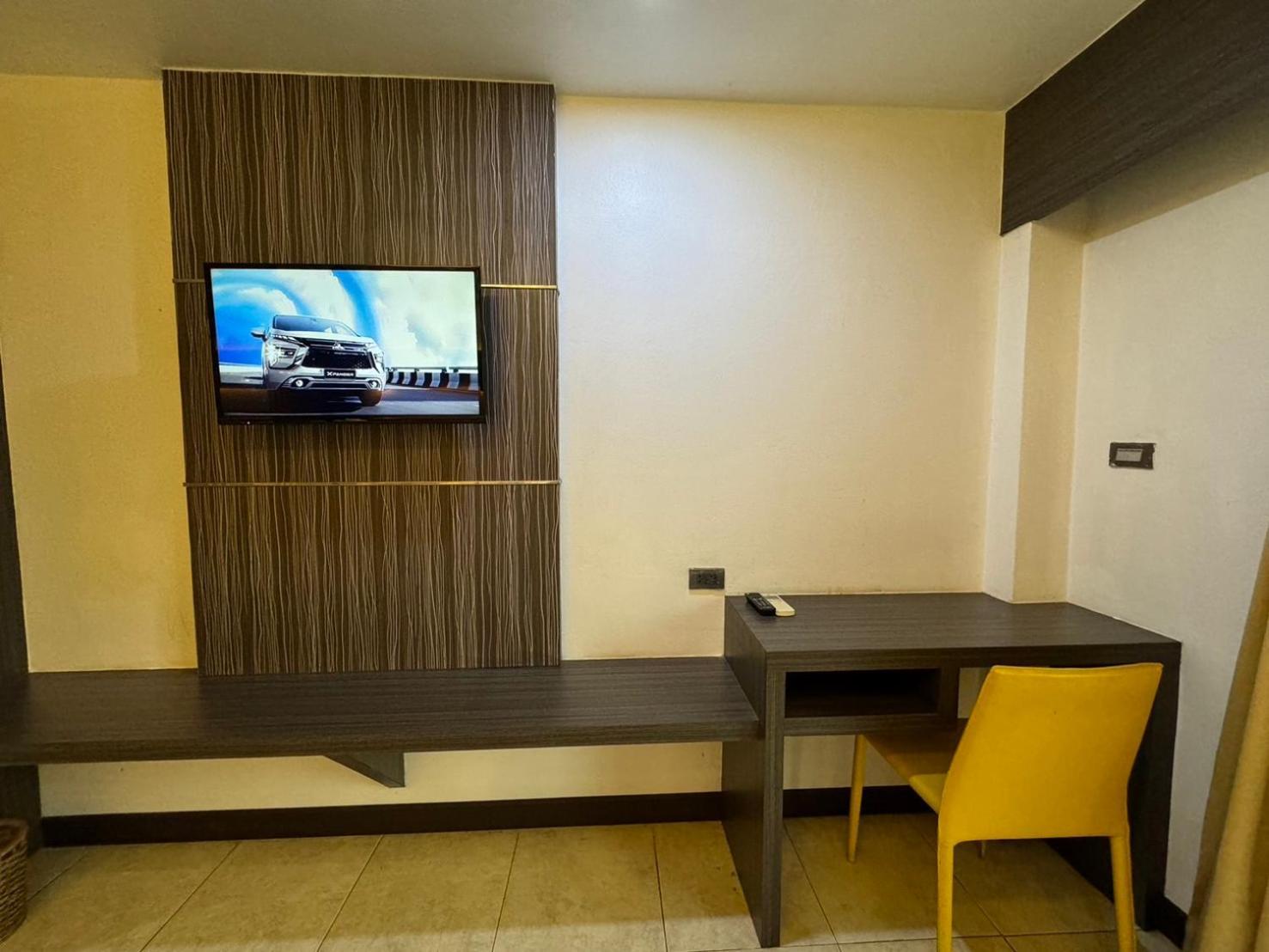 Mr.mac's Place Hotel 2*