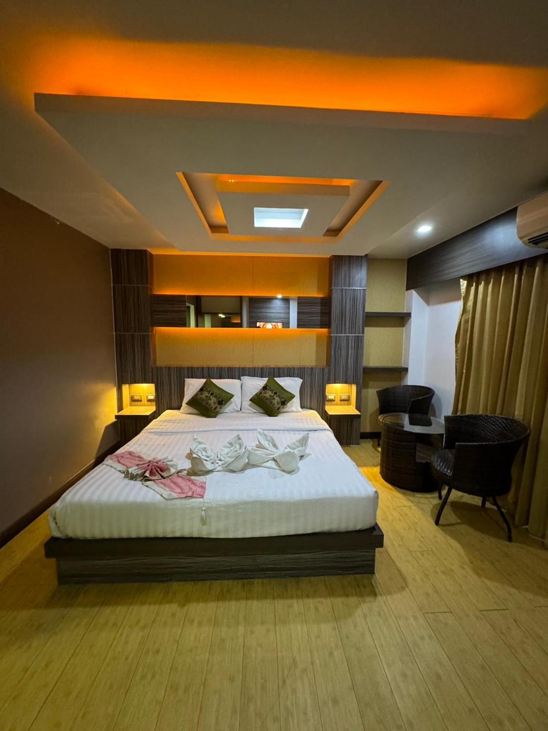 Mr.mac's Place Hotel 2*