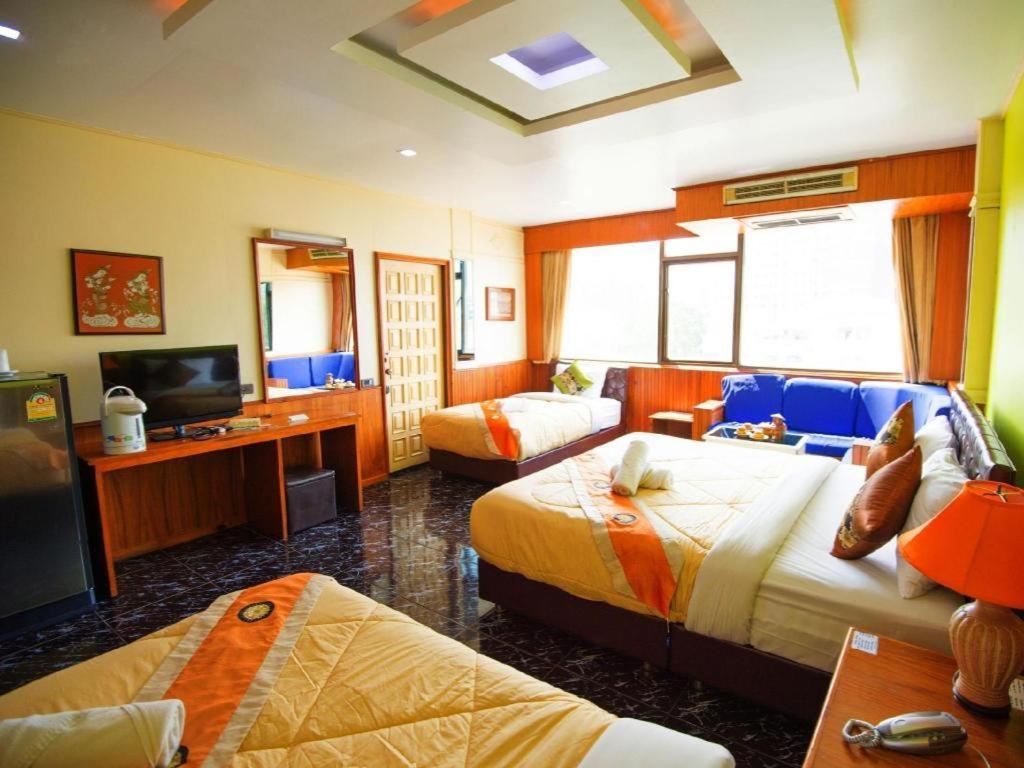 Mr.mac's Place Hotel