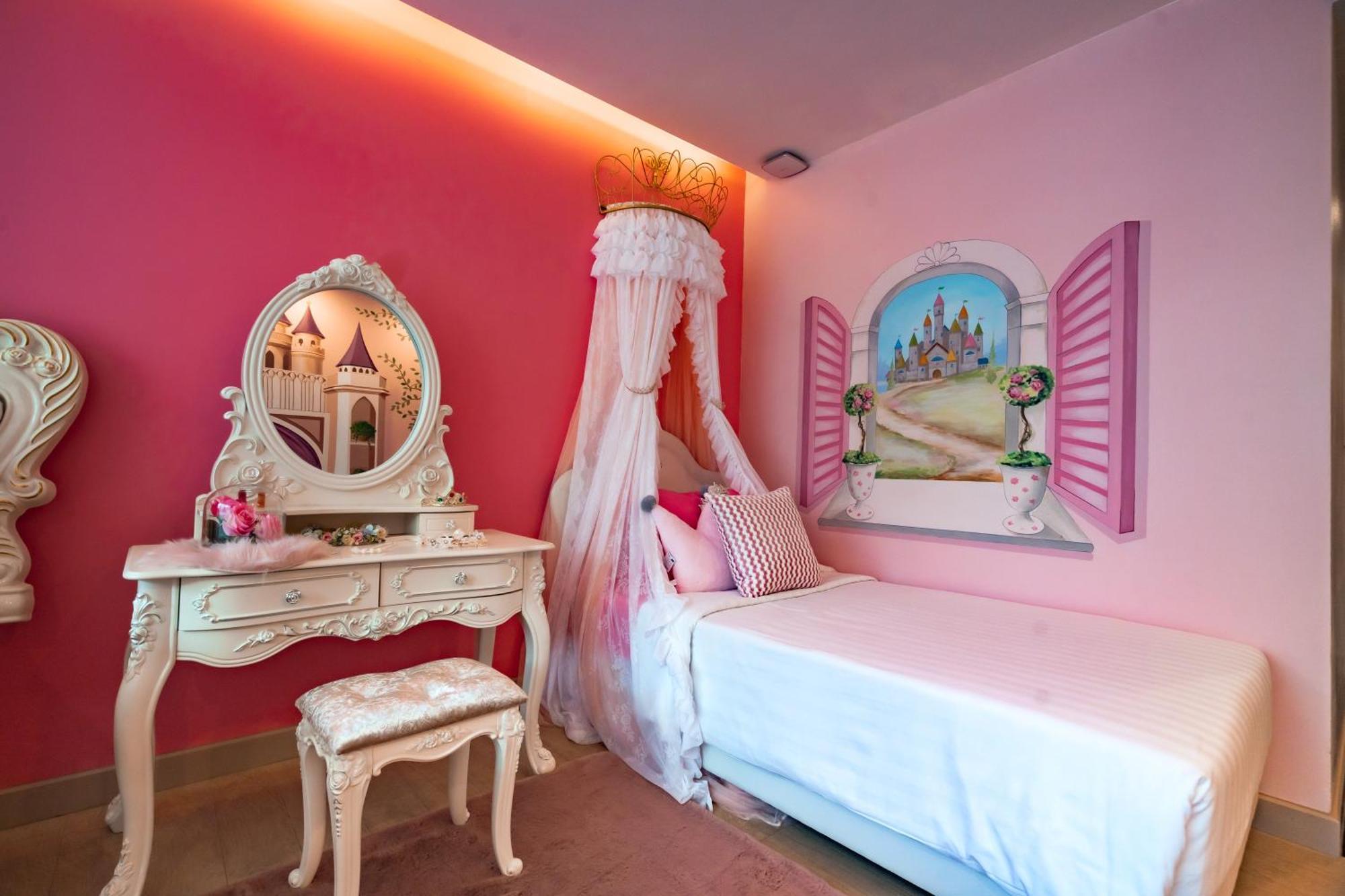J Hotel 4*