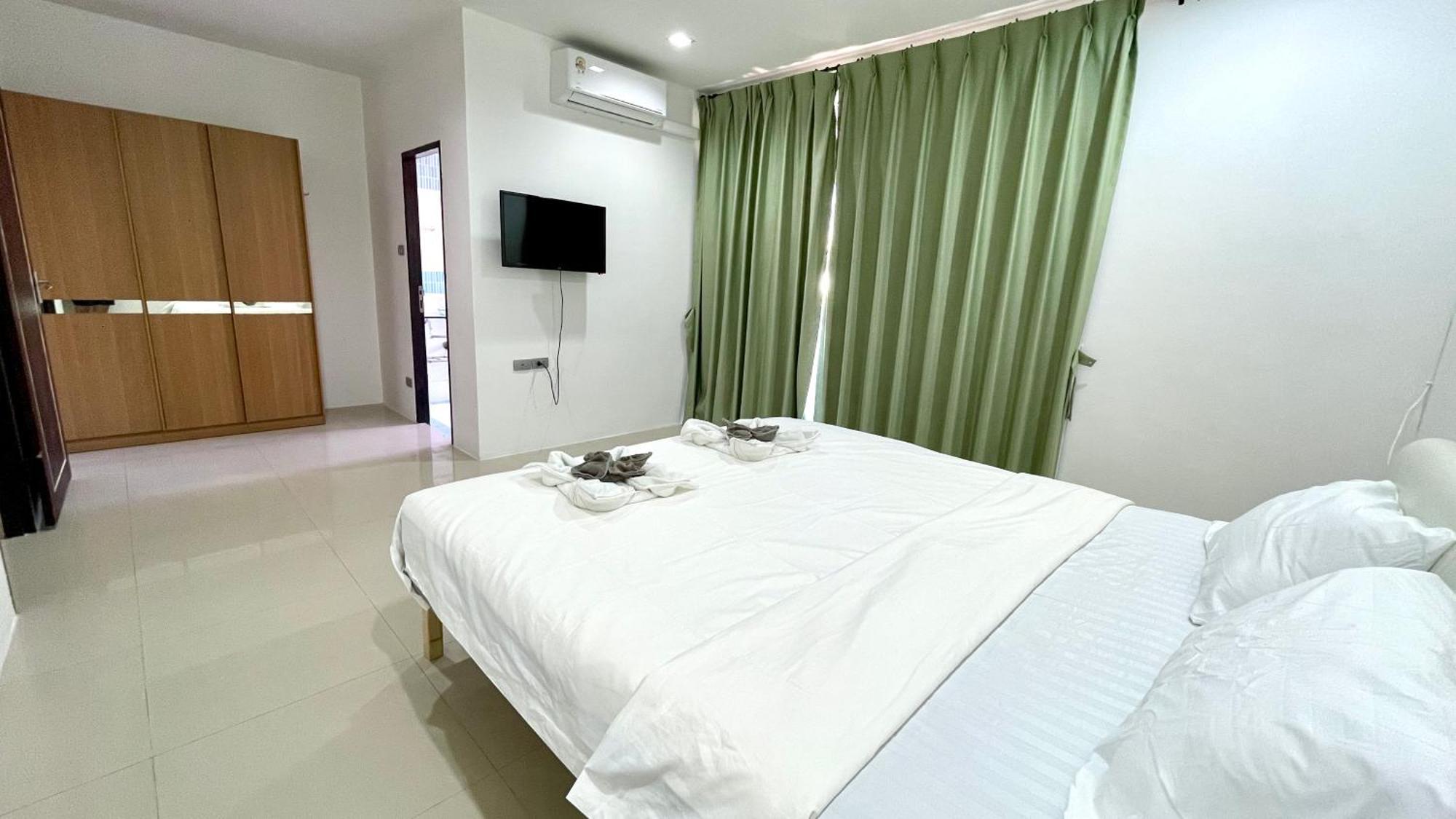 Urban Swimming Pool Thai Villa Pattaya