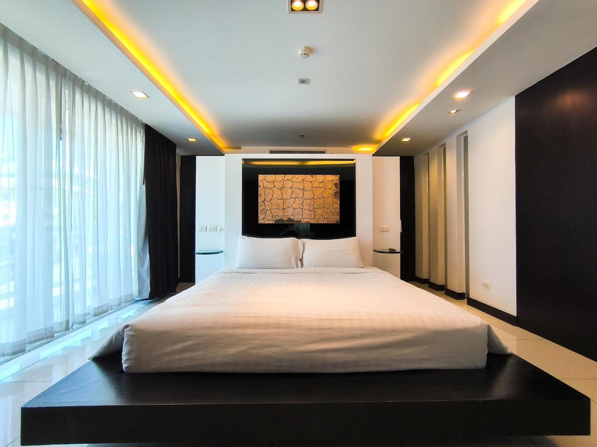 Hotel Nova By Compass Hospitality 4*