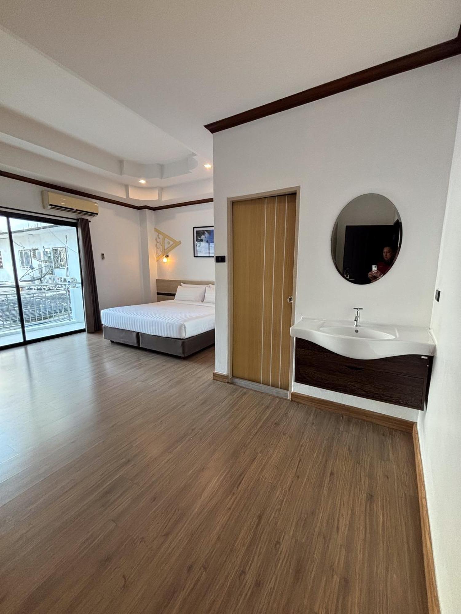 Hotel Arawana Regency North