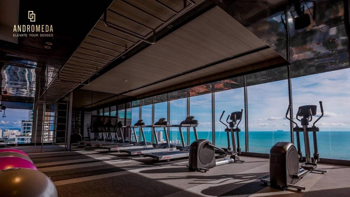 Exclusive High Floor 2 Bed Sea View Luxury * Pattaya