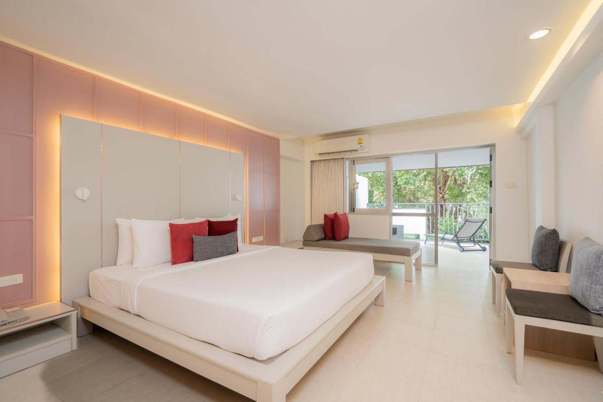 Sunshine Garden 3*