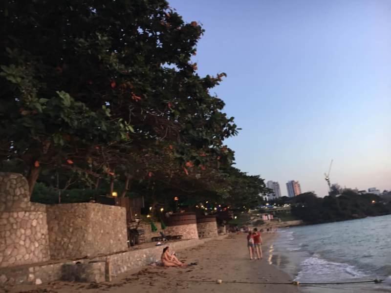 Luxury Pool With Private Access * Pattaya