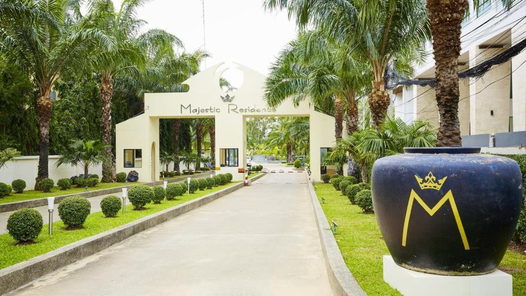 Luxury Pool With Private Access * Pattaya