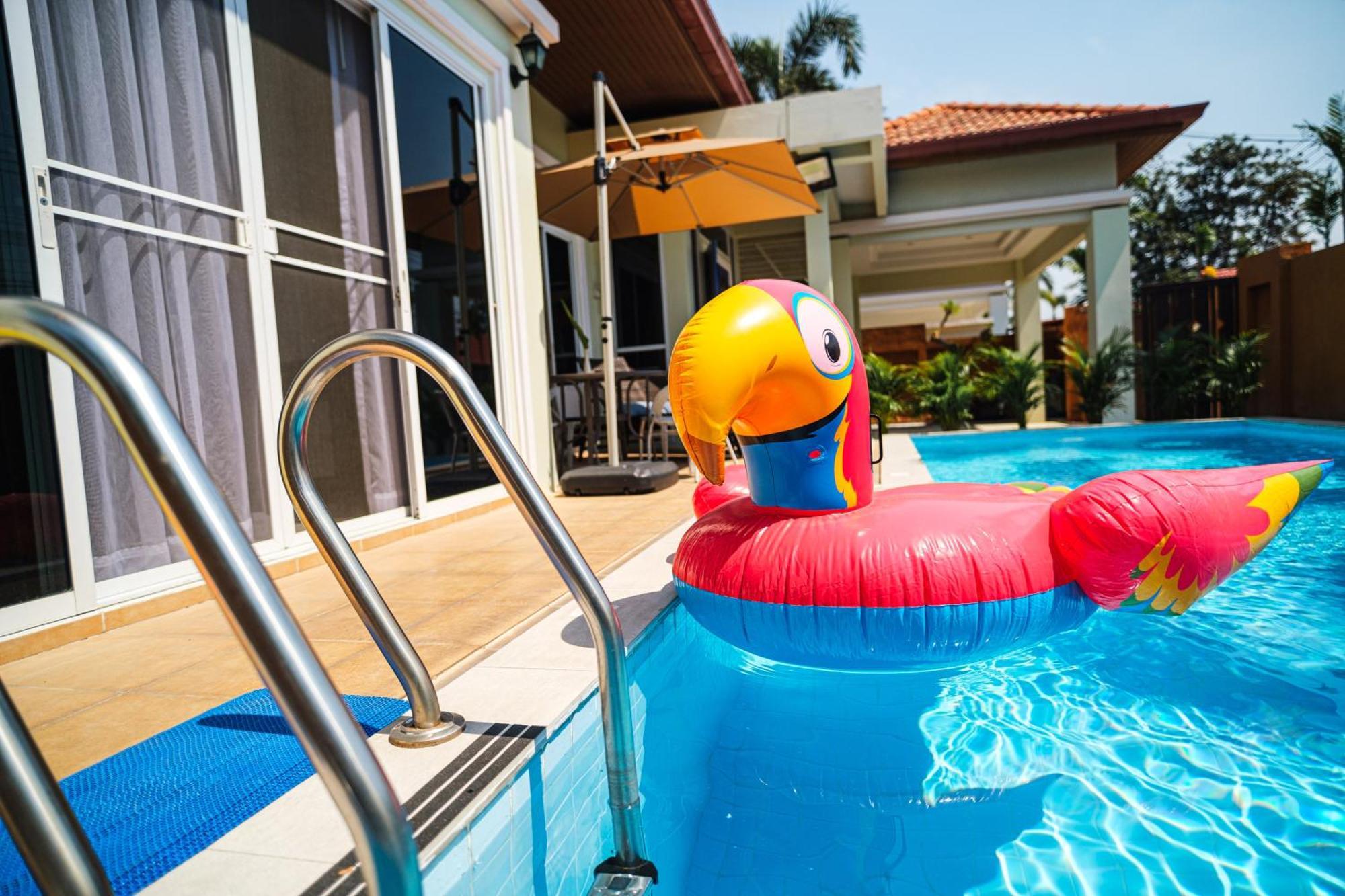 King Family Massarossa Pool Vip Villa Pattaya