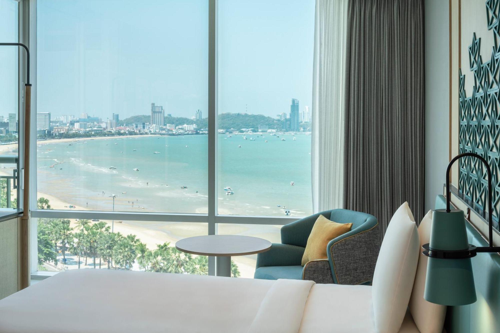 By Ihg