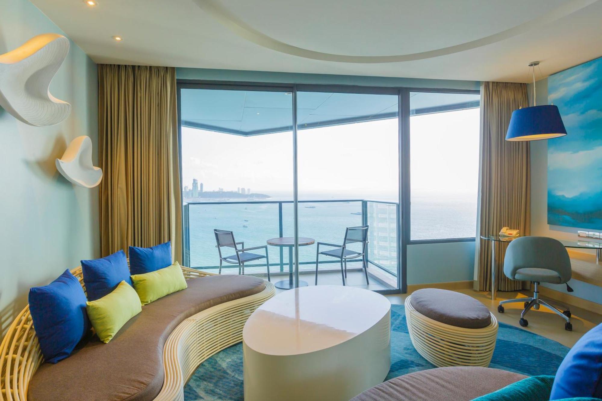By Ihg