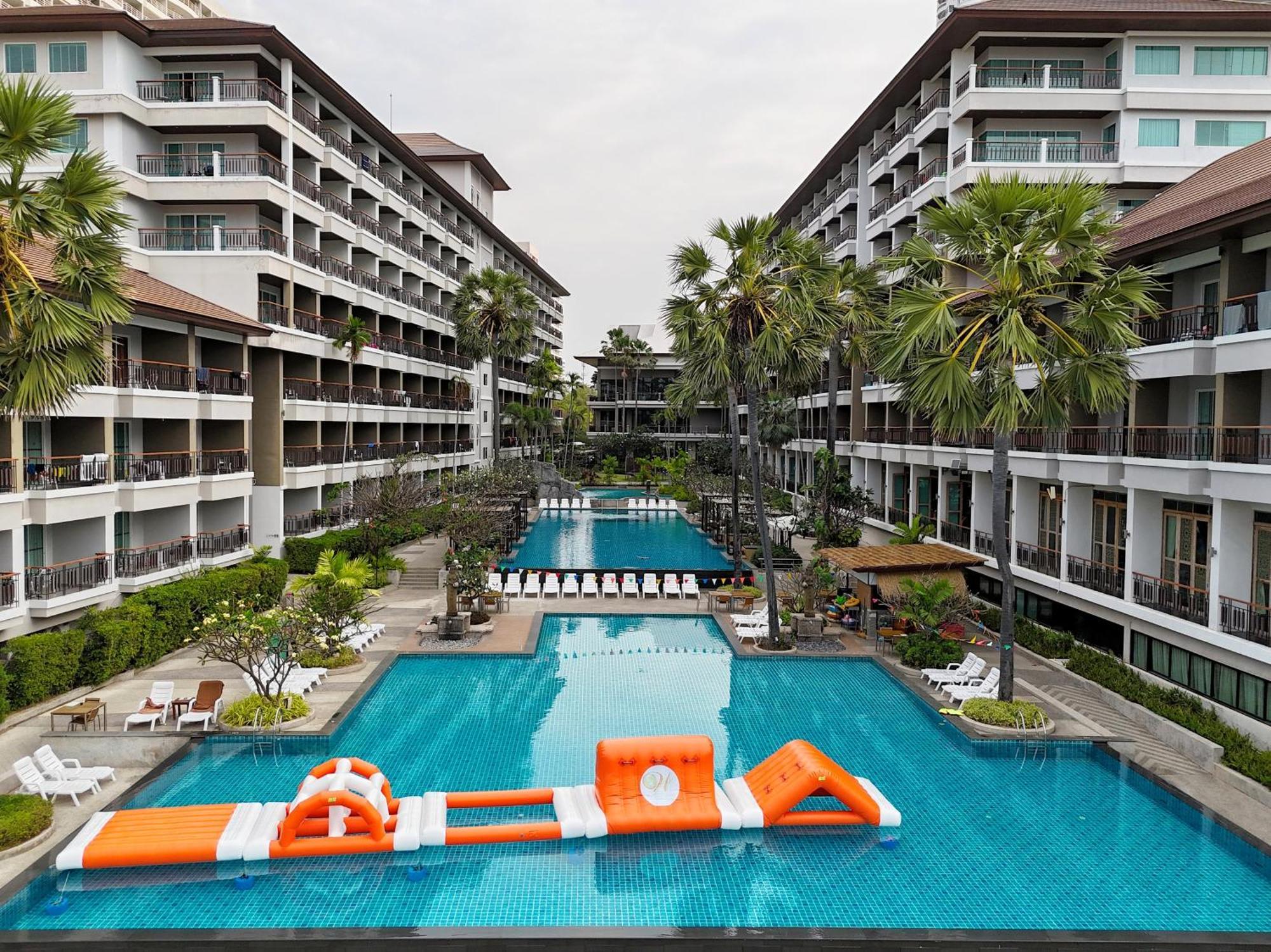 Welcome World Beachfront 4*