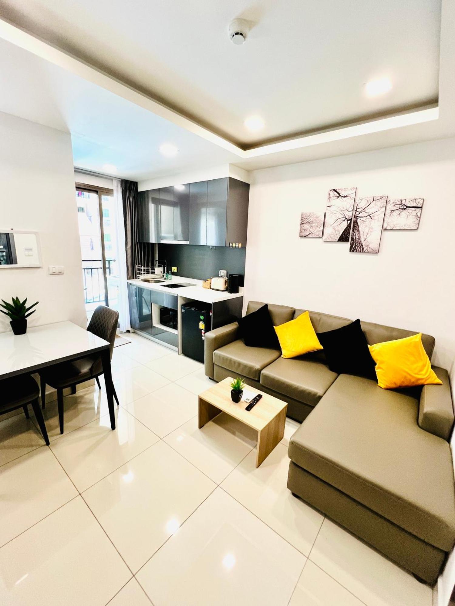 Lovely Pool View Arcadia 1 Bedroom * Pattaya