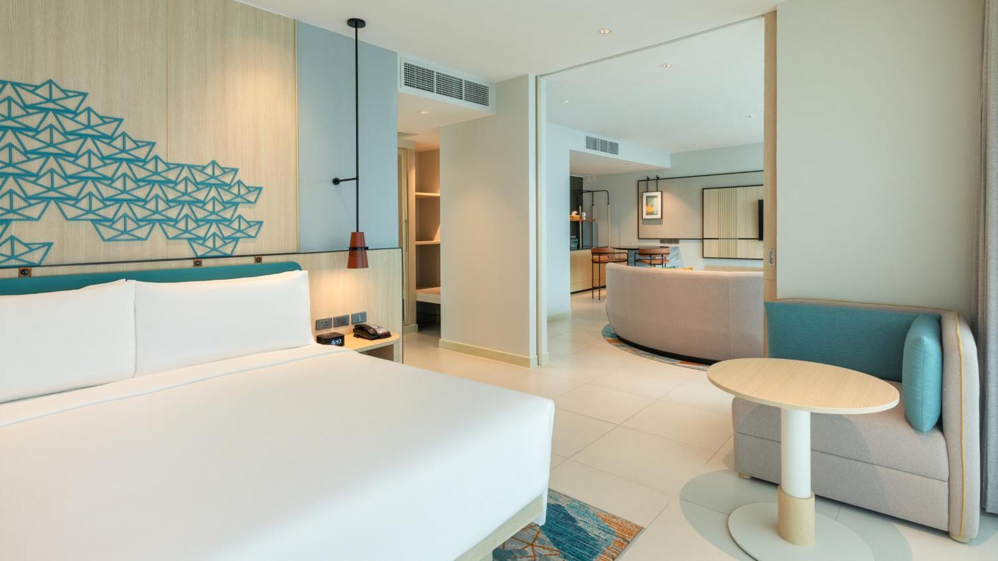 By Ihg 4*
