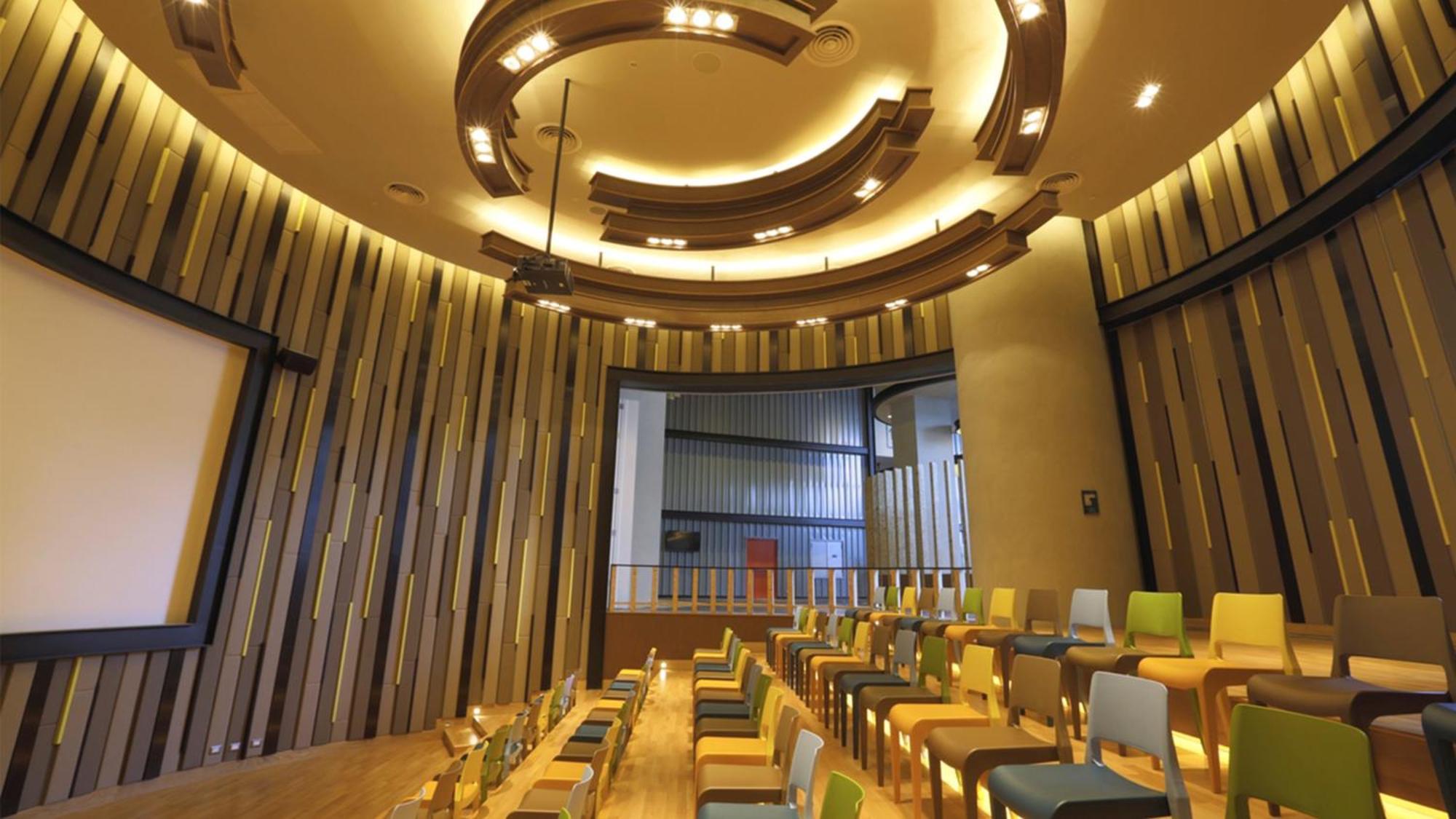 By Ihg