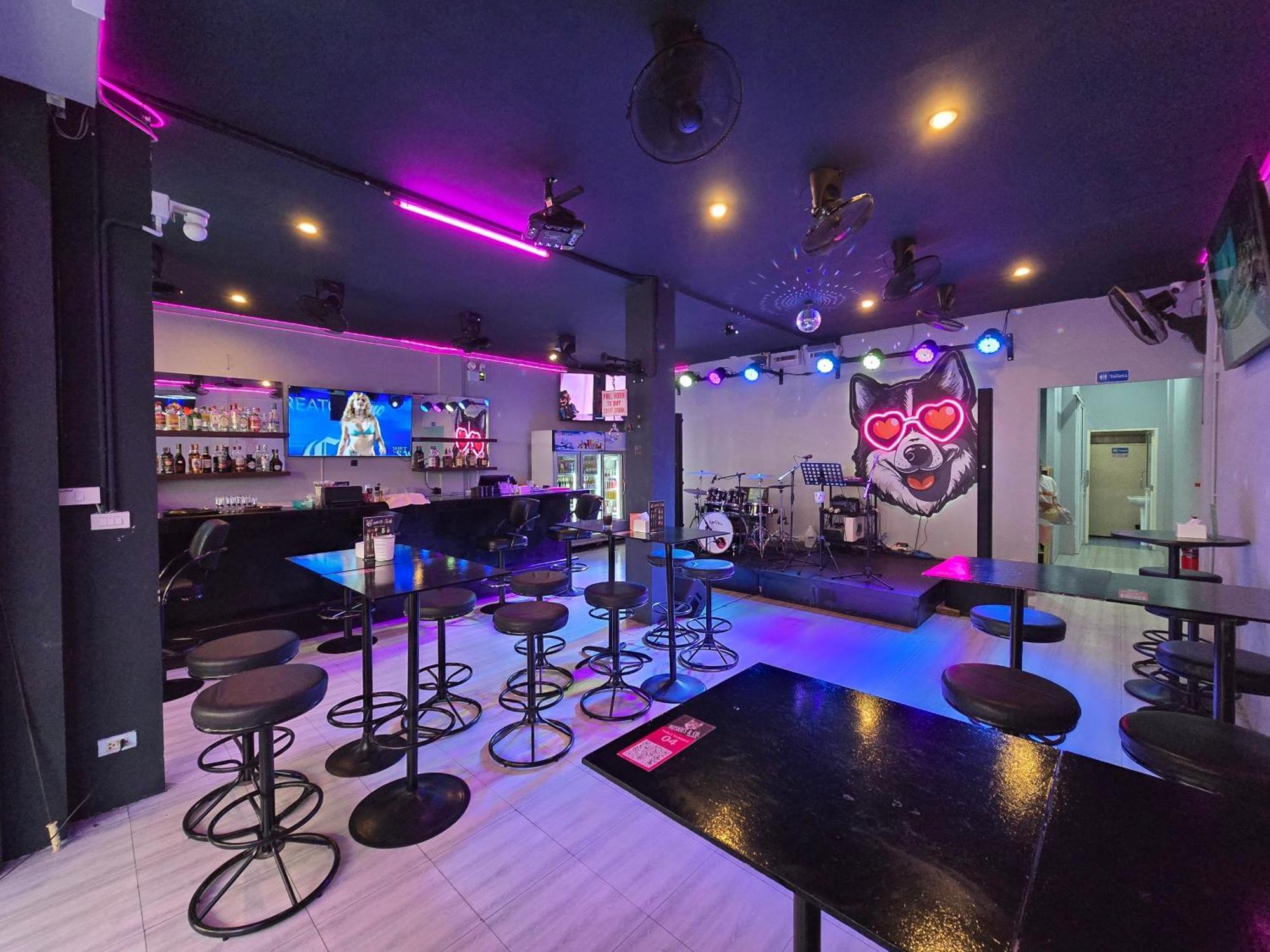 Huskies And Company Pattaya