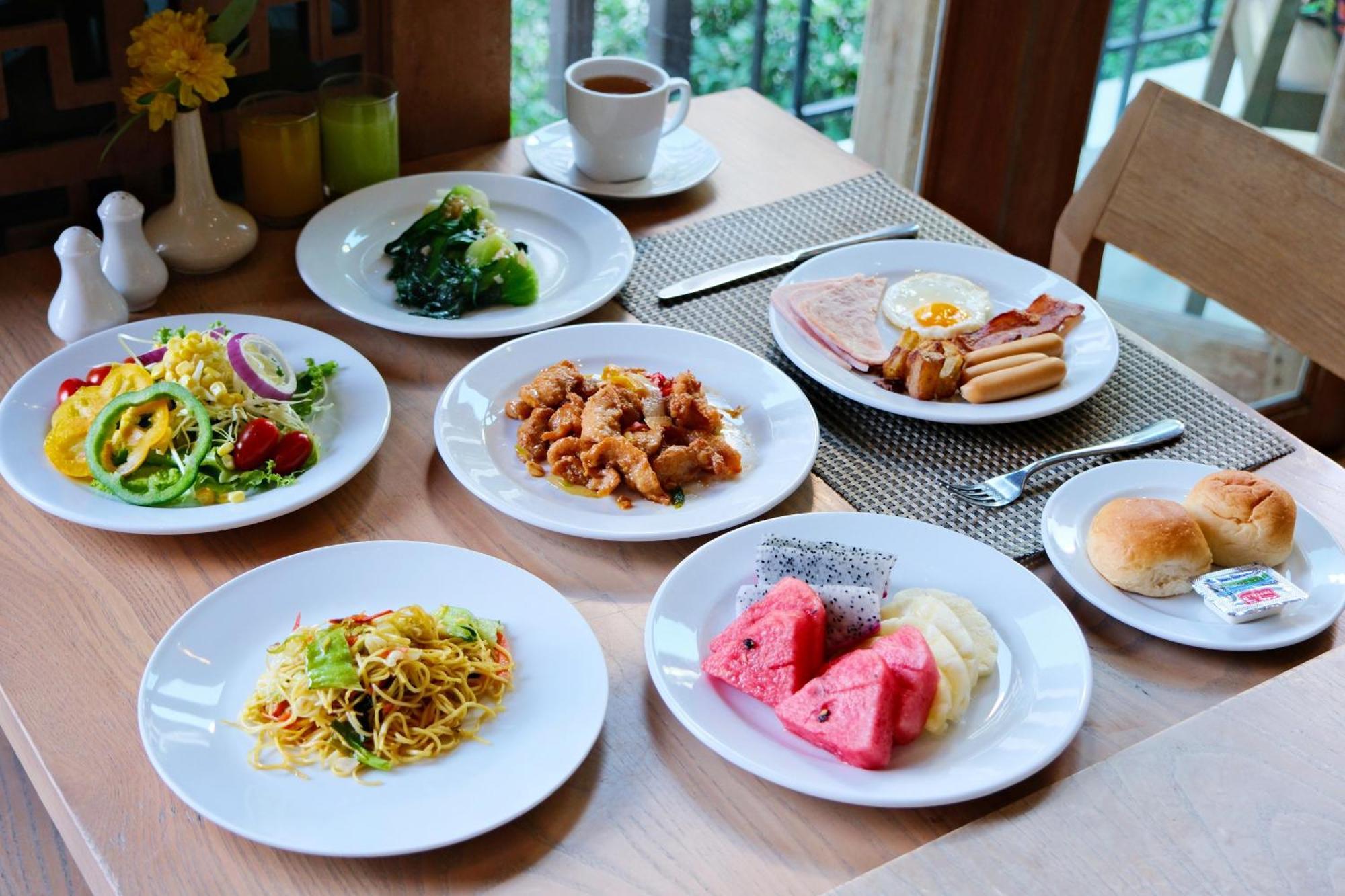 Welcome World Beachfront Hotel 4*