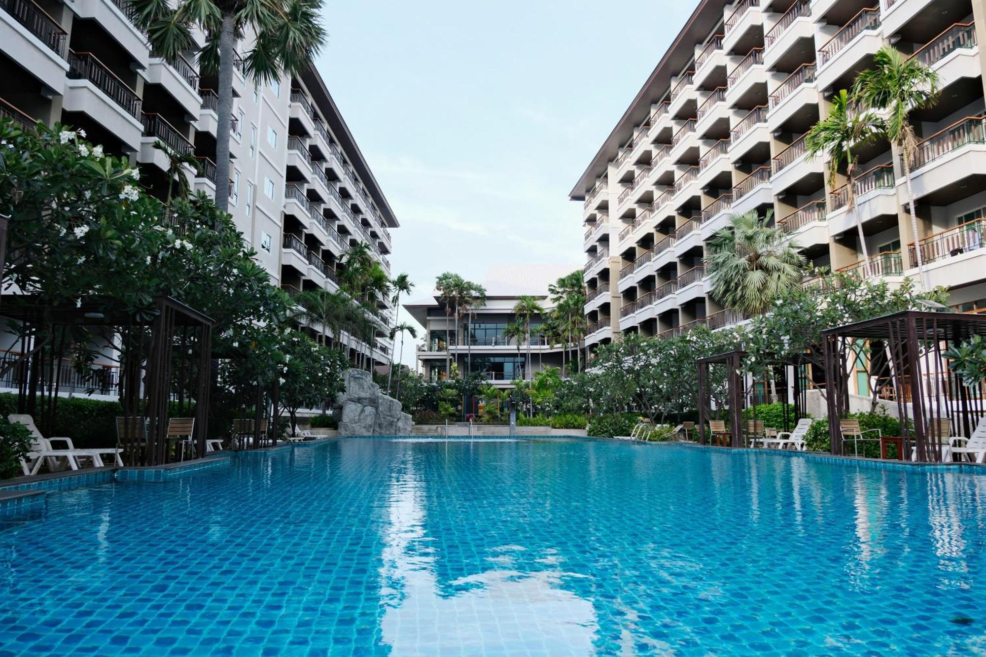 Welcome World Beachfront Pattaya