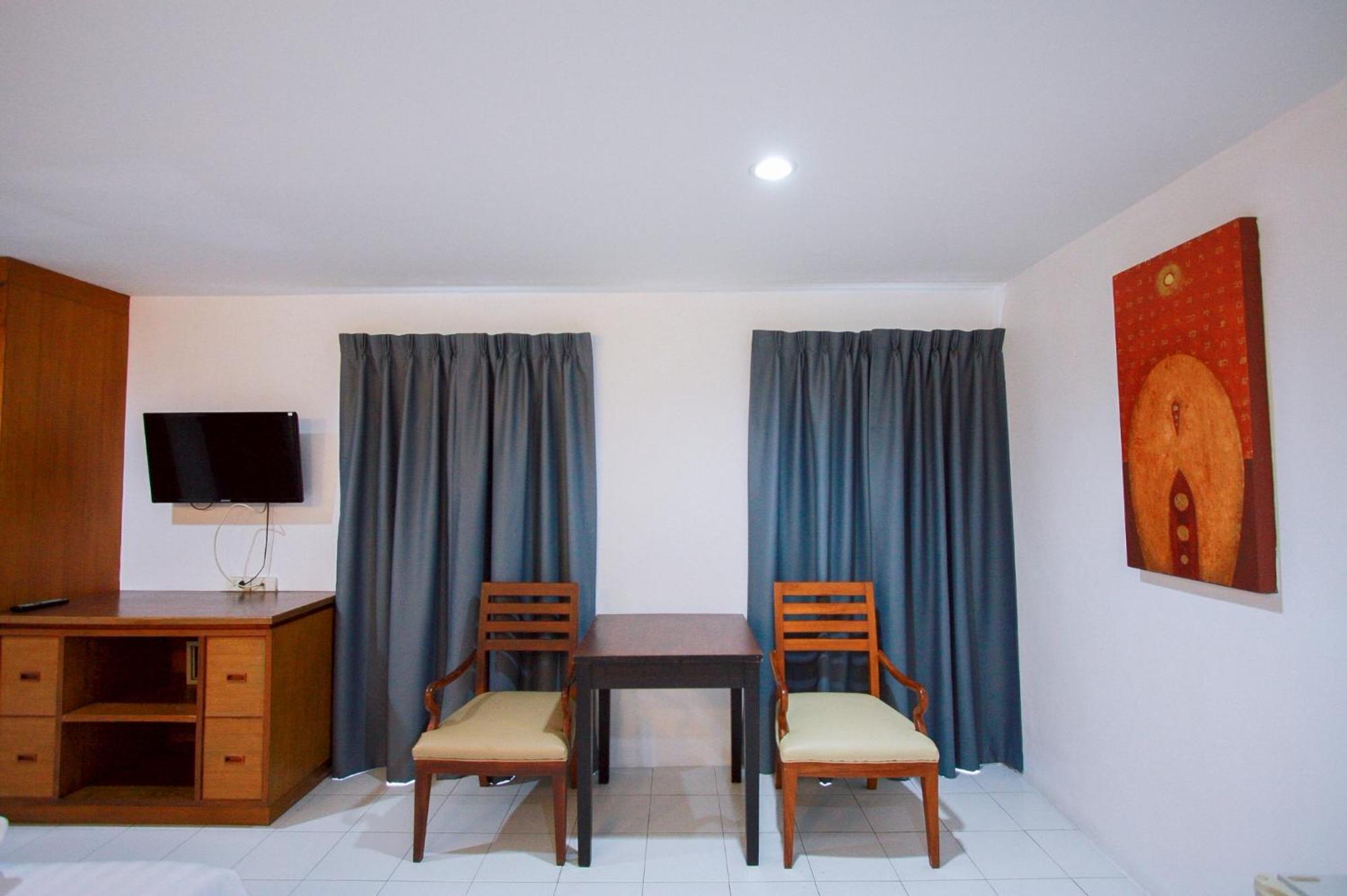 18 Coins Budget Hotel Pattaya