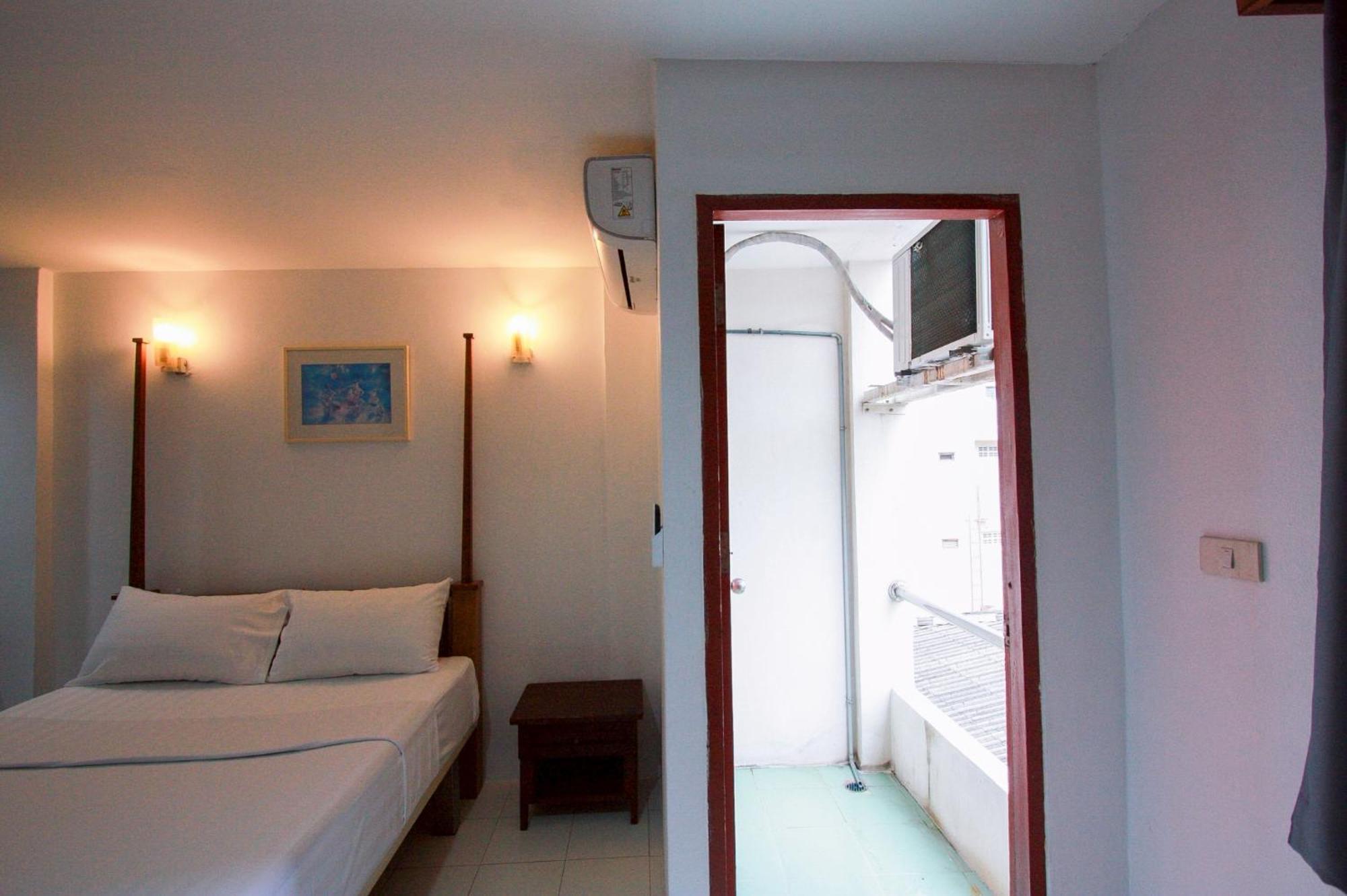 Hotel 18 Coins Budget Pattaya