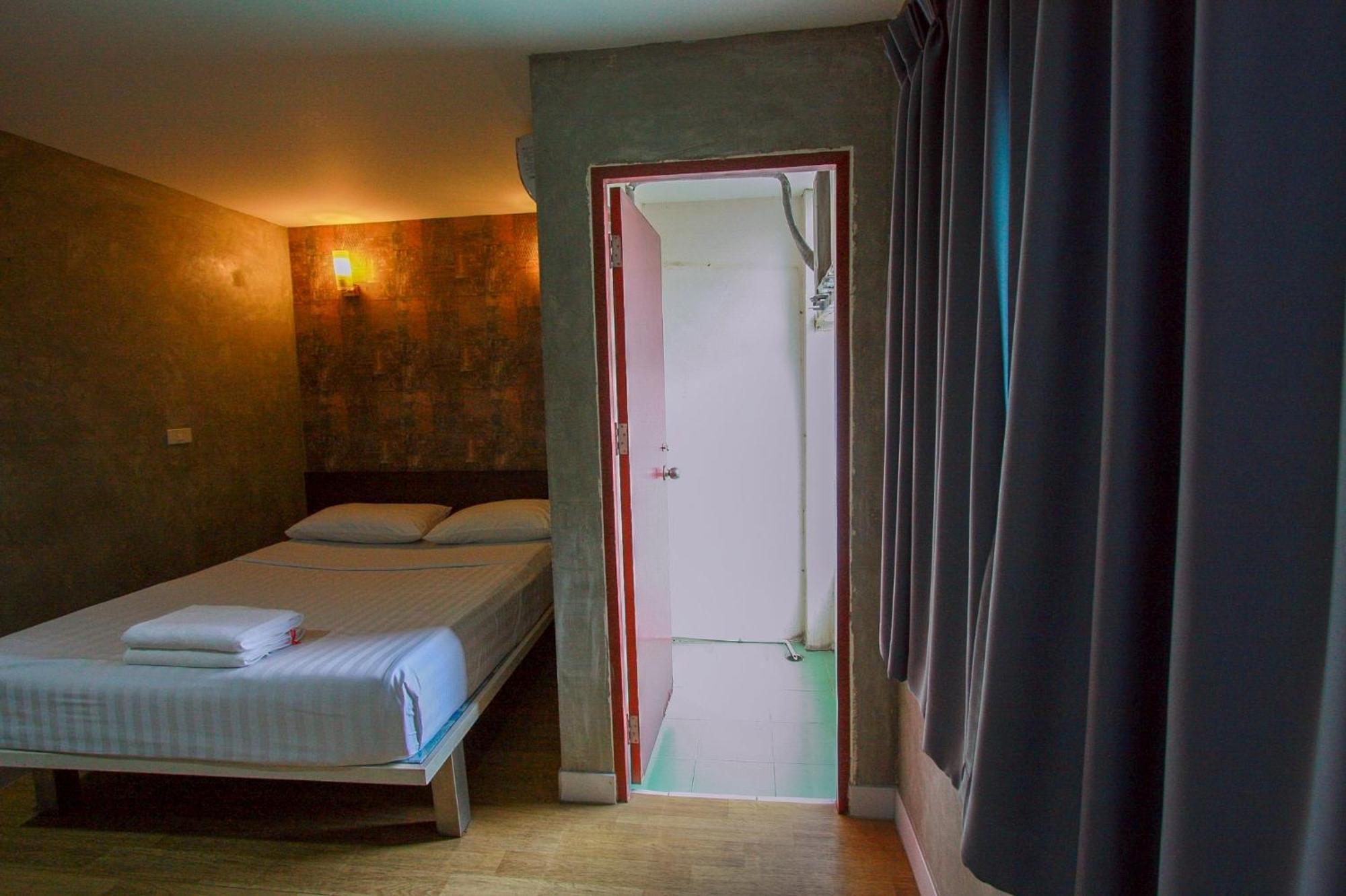 Hotel 18 Coins Budget 2*