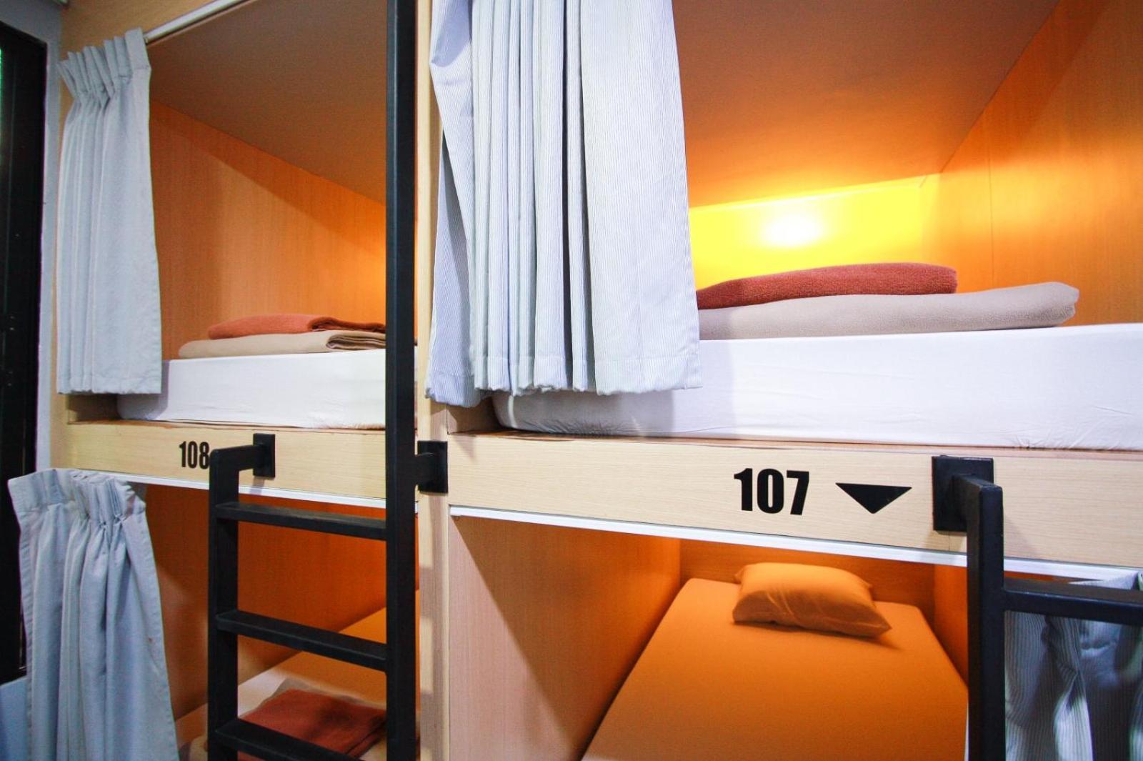 18 Coins Budget Hotel