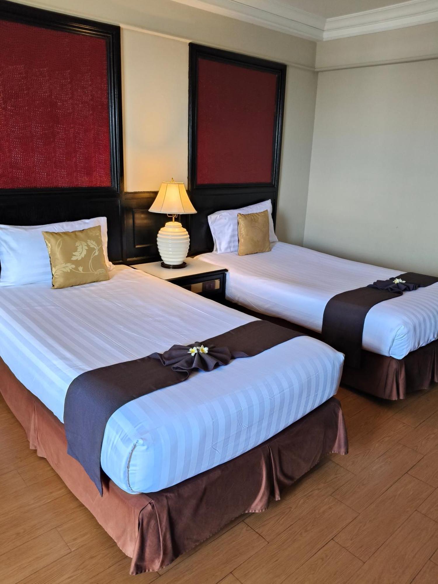 Hotel First Pacific Cirrus Pattaya