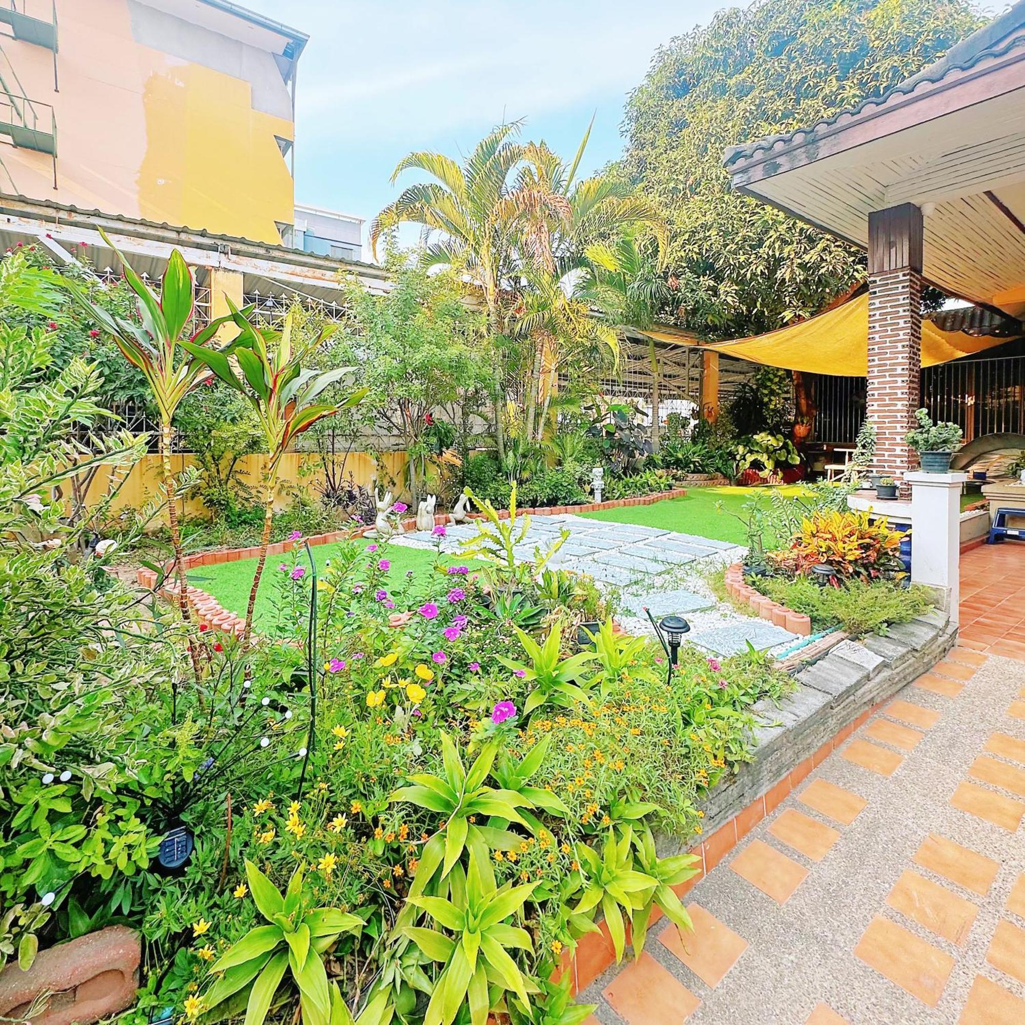 Sun And Moon House Villa *