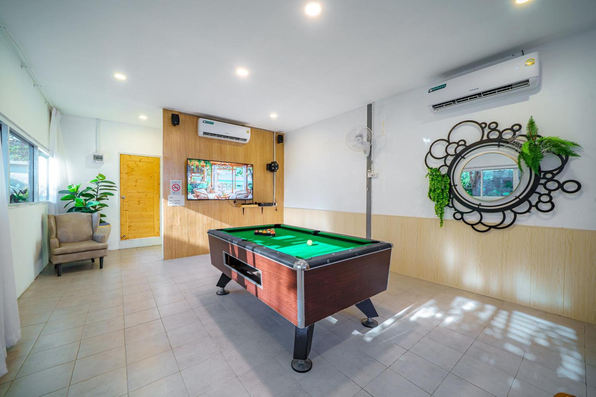 Cozy Gray Garden * Pattaya