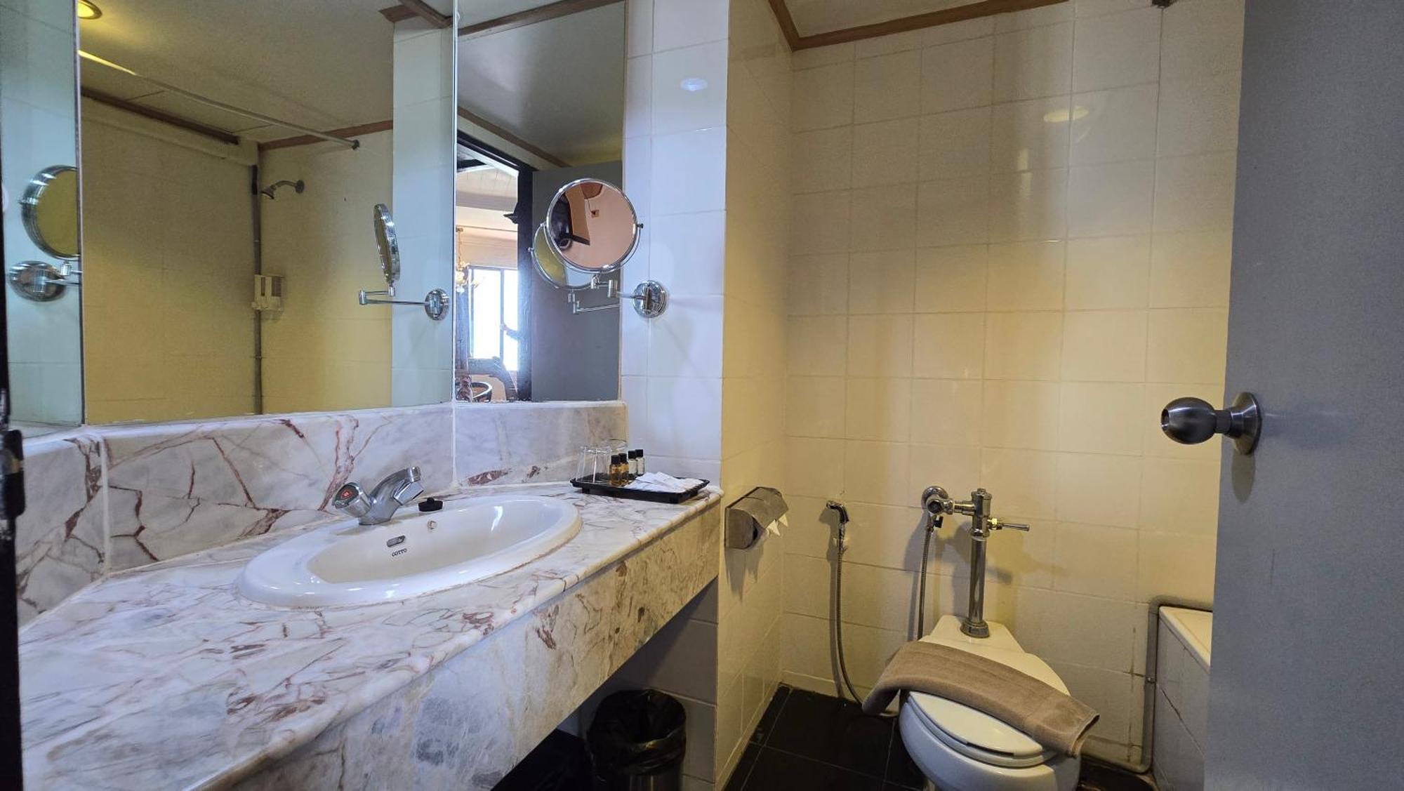 Hotel First Pacific Cirrus