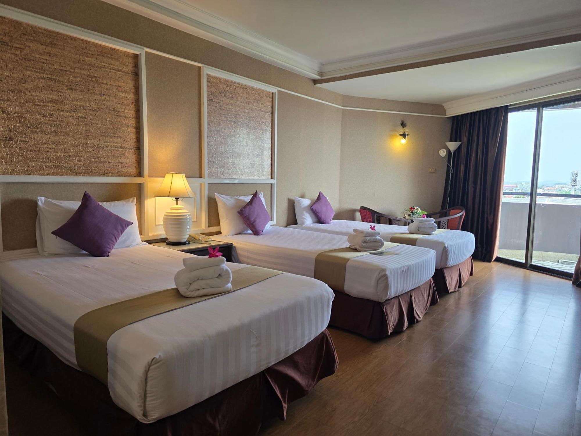 First Pacific Cirrus 4*