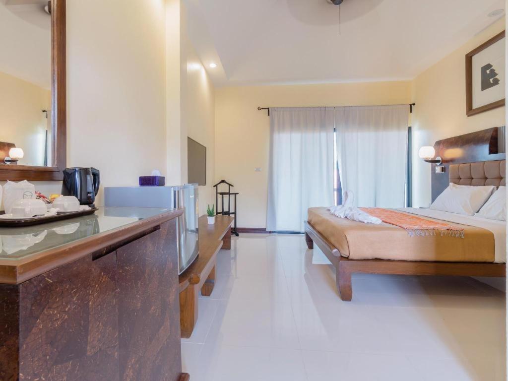 Lotusland Resort Pattaya