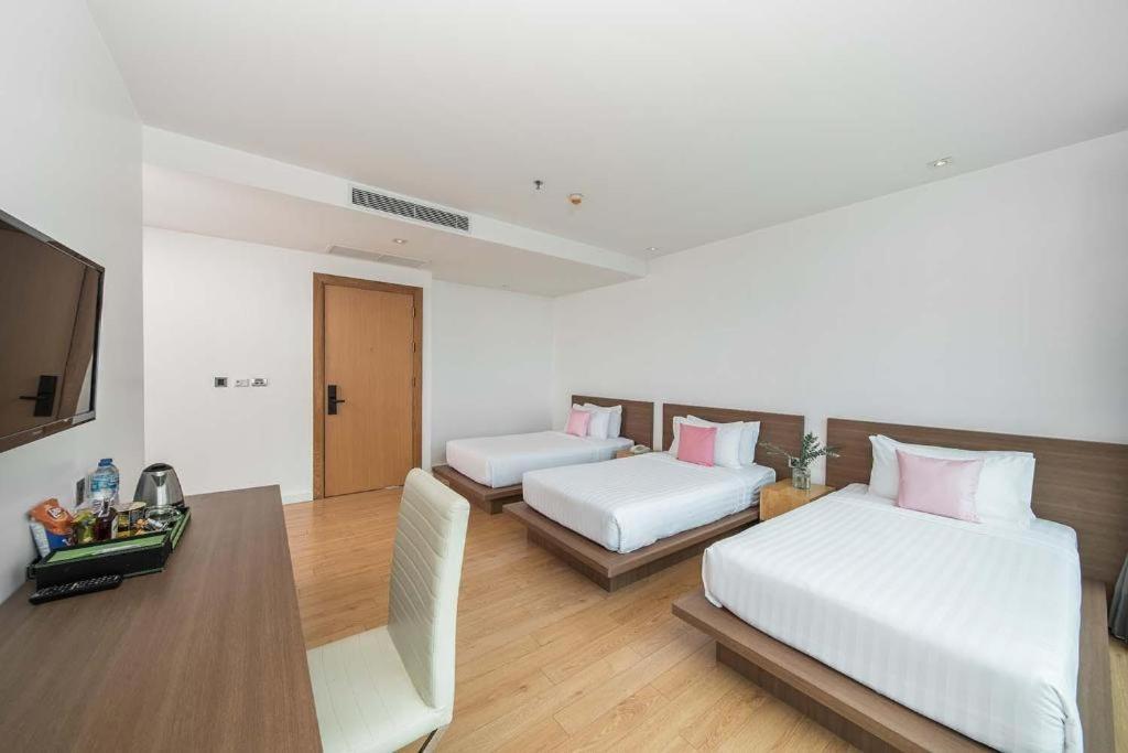 Seven Zea Chic Hotel