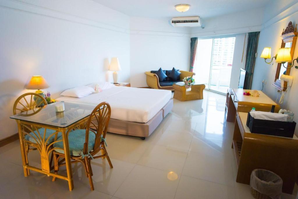 Markland View Hotel