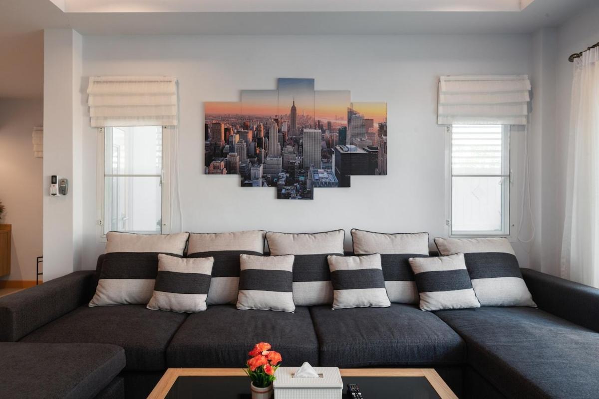 Center Pool 6br 14 Persons Sauna Pool Table Karaoke Bbq Pattaya