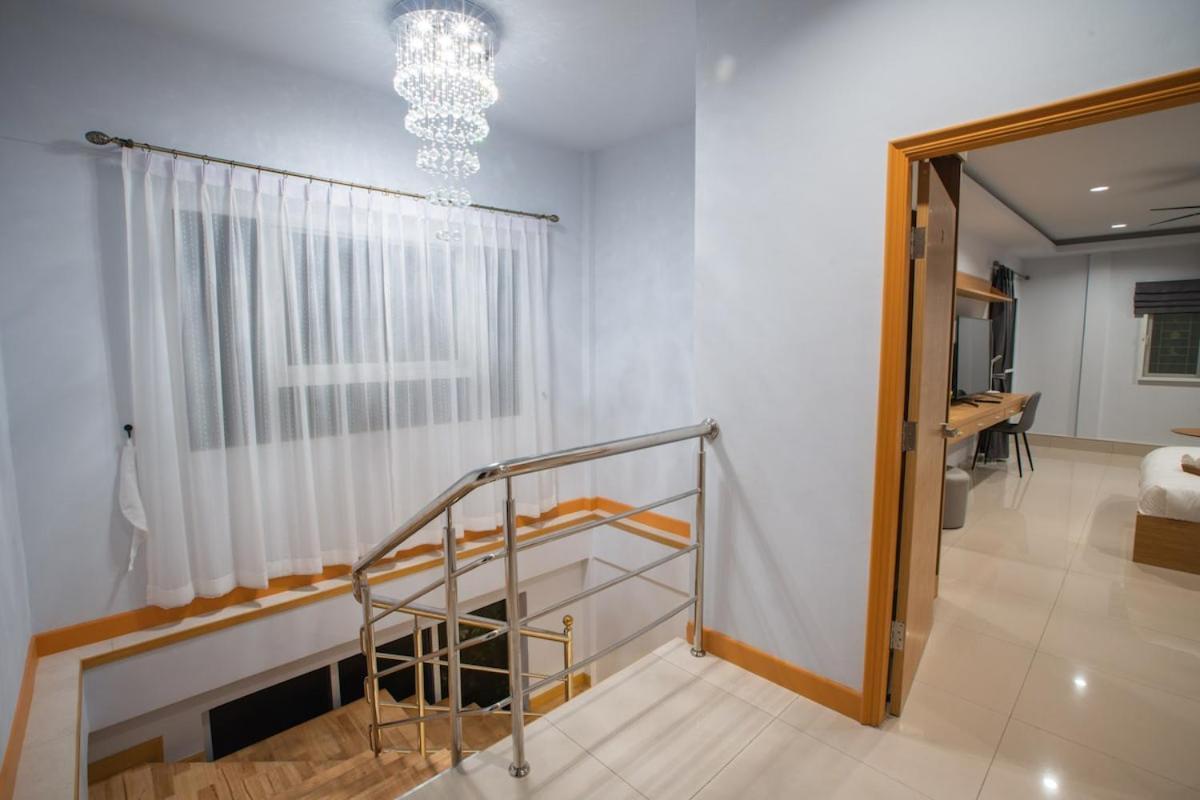 Center Pool 6br 14 Persons Sauna Pool Table Karaoke Bbq Pattaya